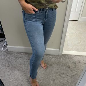 Levi’s 711 skinny womens jeans, size 27, lighter blue, light wash, gently used